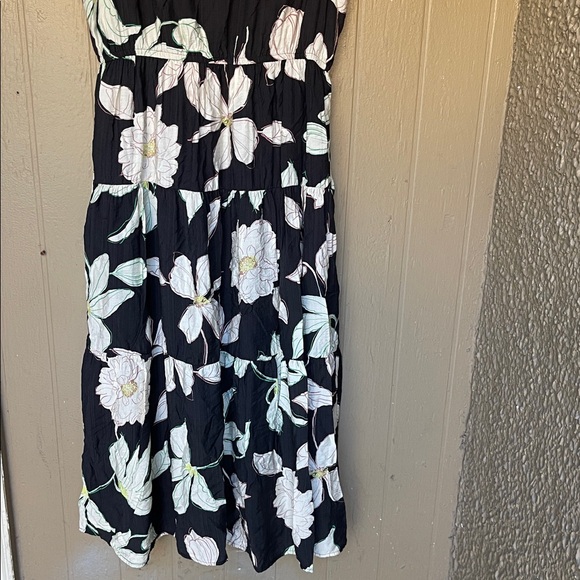 Evereve Georgia Black and White Floral Maxi Dress - Picture 5 of 11